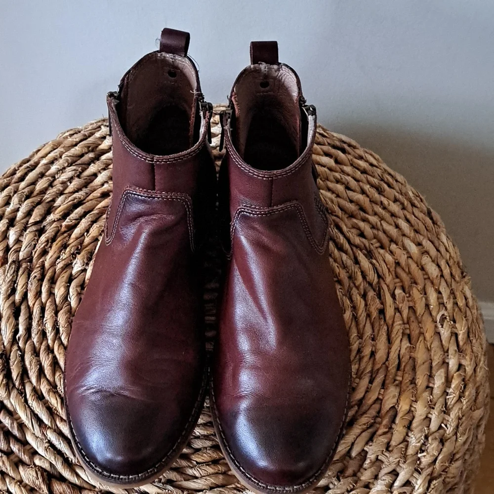 TAOS Womens‎ Double Time Out Whiskey Brown Leather Preppy Ankle Zip Booties 8.5